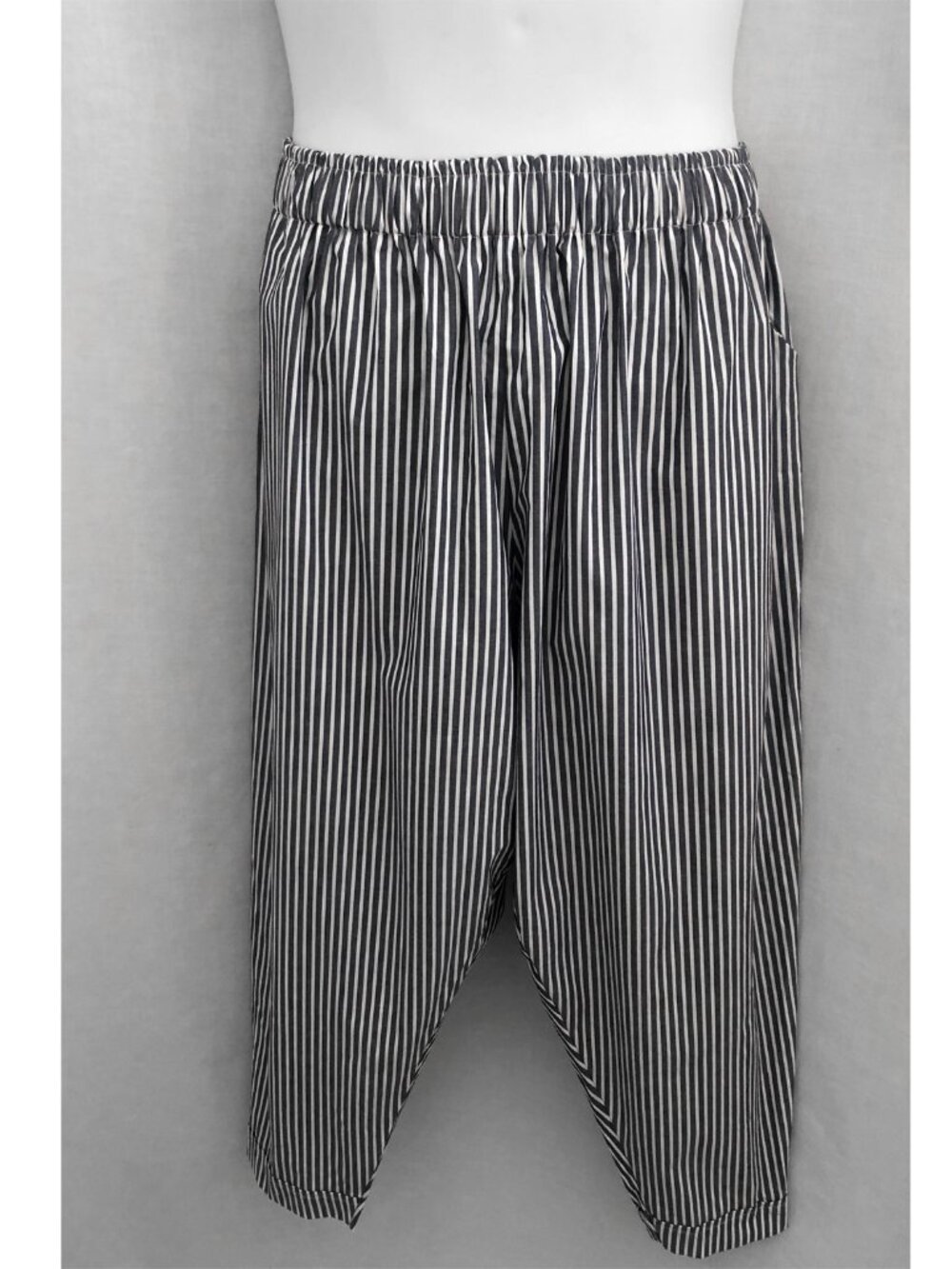 Farmhouse Frocks Blue Stripe Cropped Pants NWT Size 2XL